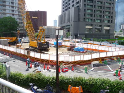 関電ビル横の再開発現場